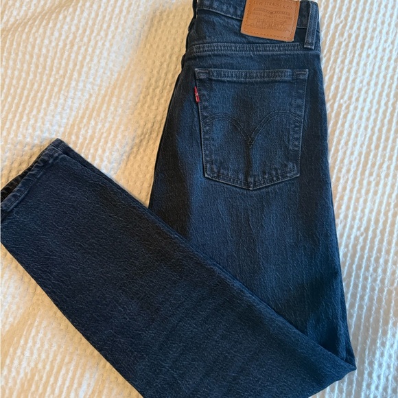 Levi’s Wedgie Fit Straight Jeans – Black (W25) - Picture 3 of 6